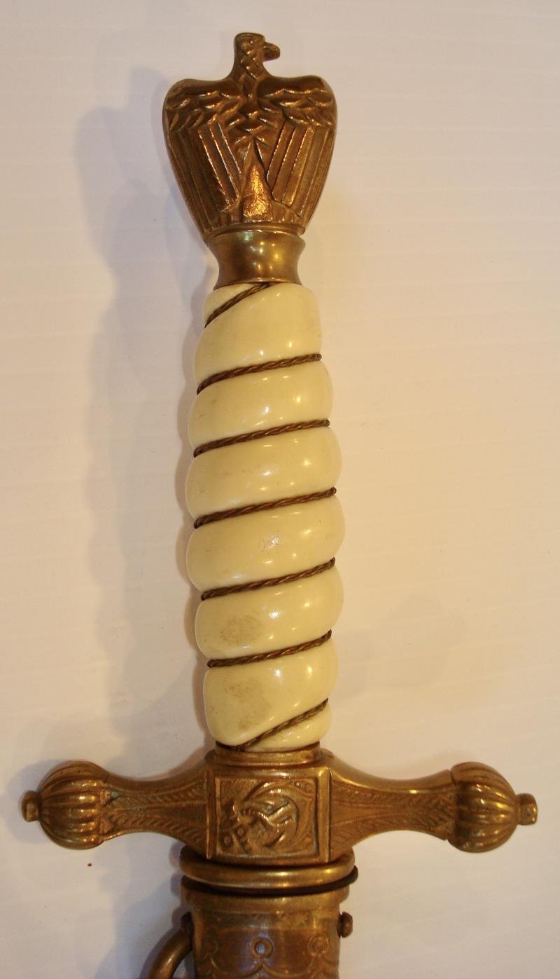 WWII GERMAN 2ND MODEL KRIEGSMARINE DAGGER BY HÖRSTER — image 4