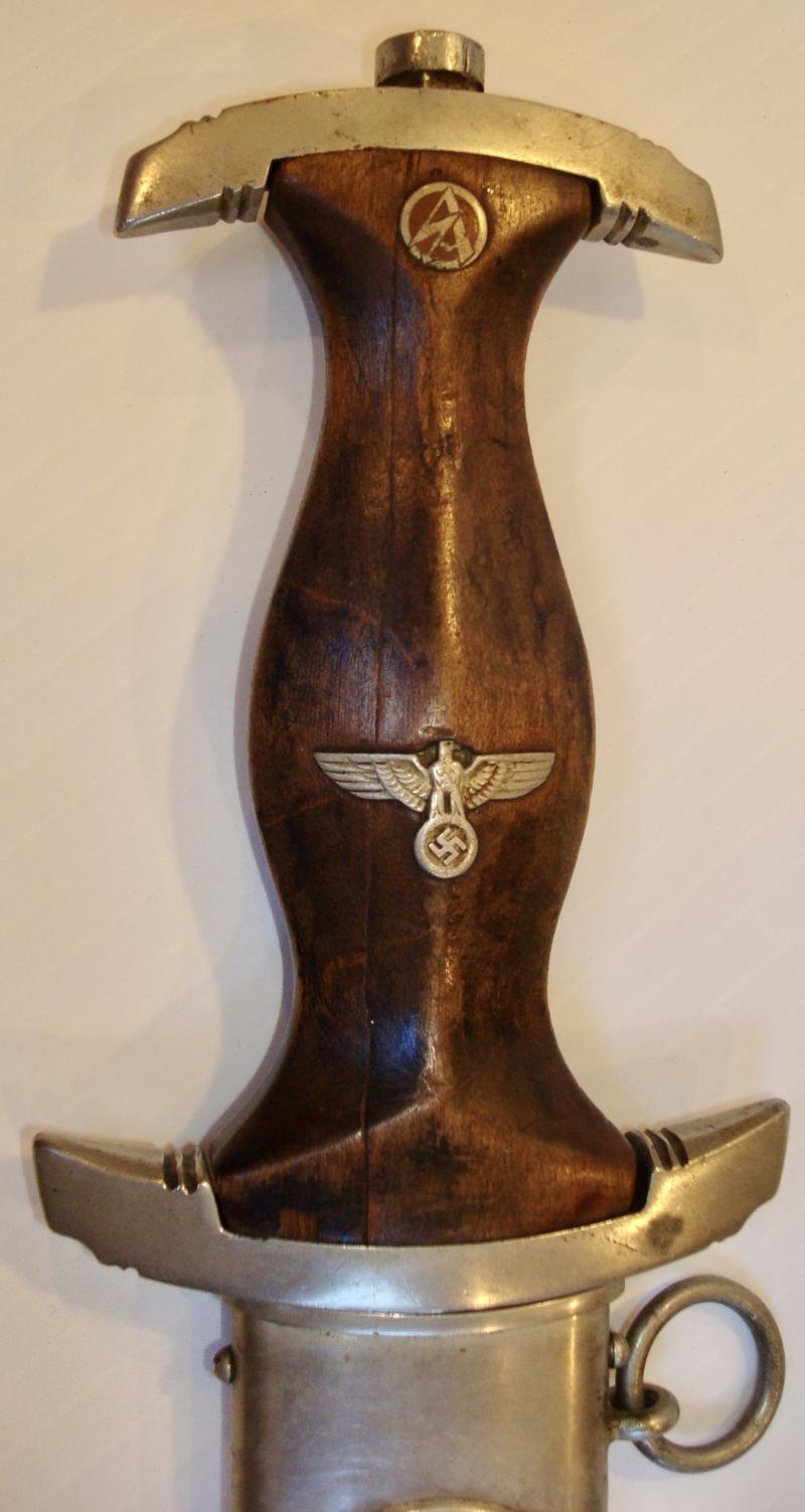 WWII GERMAN SA M33 DAGGER MAKER WILHEM HALBACH — image 2