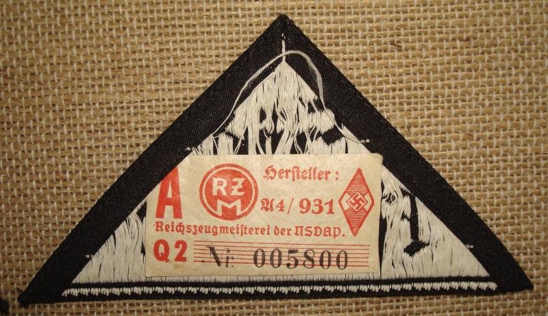 WWII GERMAN BDM SÜDOST HOCHLAND DISTRICT SLEEVE TRIANGLE — image 4