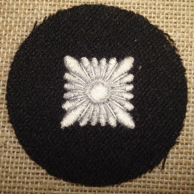 WWII GERMAN PANZER OBERSCHÜTZE'S RANK PIP — image 2