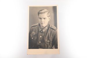 postcard photo Wehrmacht soldier with VW