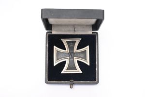 WW1 EK1 AWS waffle pattern model, rare, with presentation box.