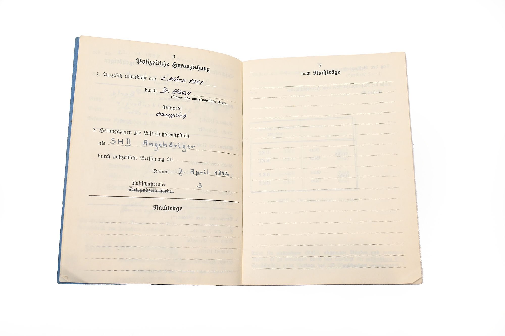 Luftschutz-Dienstbuch with extra paper — image 7