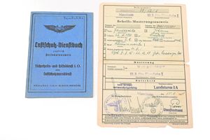 Luftschutz-Dienstbuch with extra paper