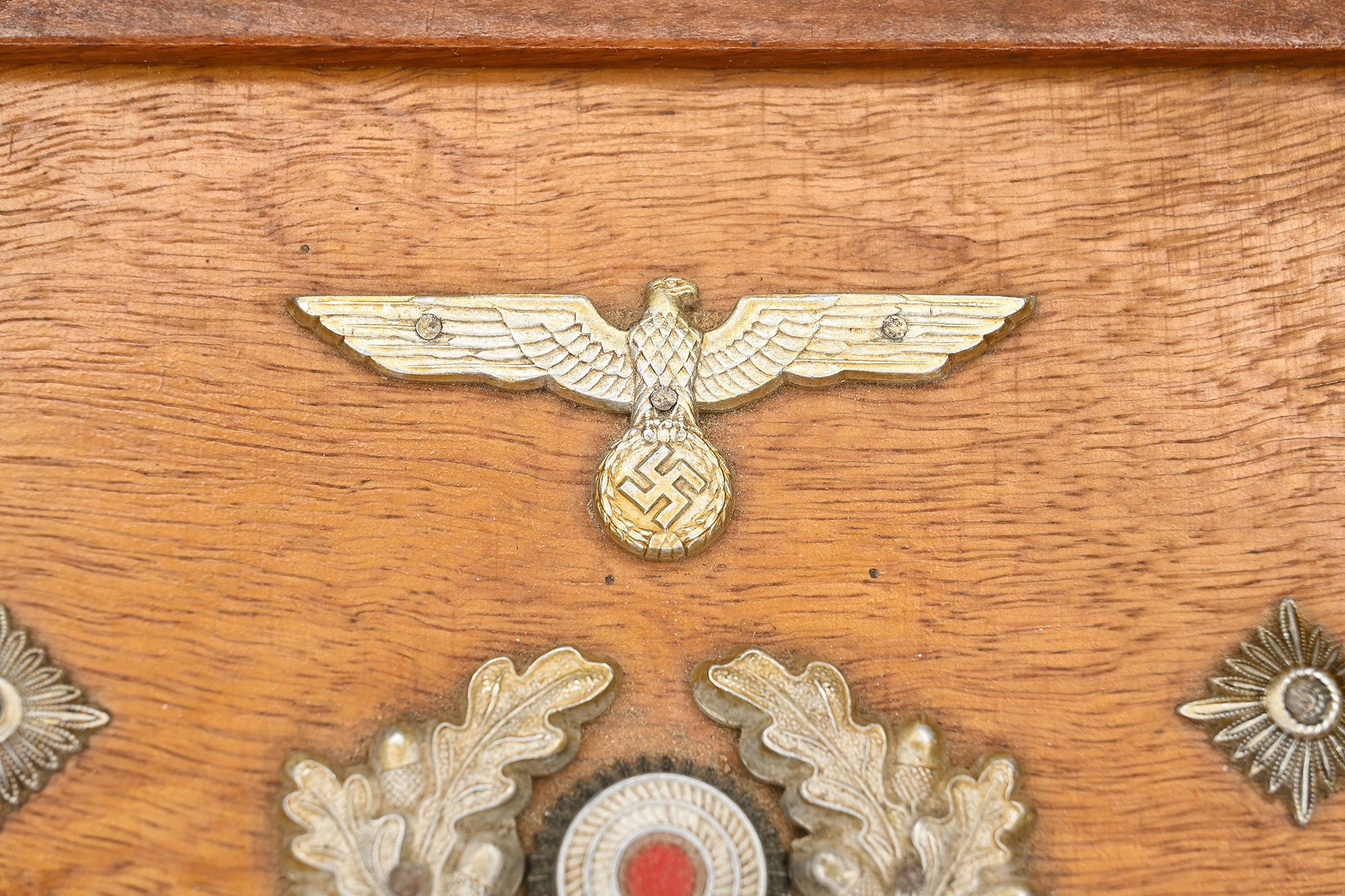 German vet art wooden box — image 3