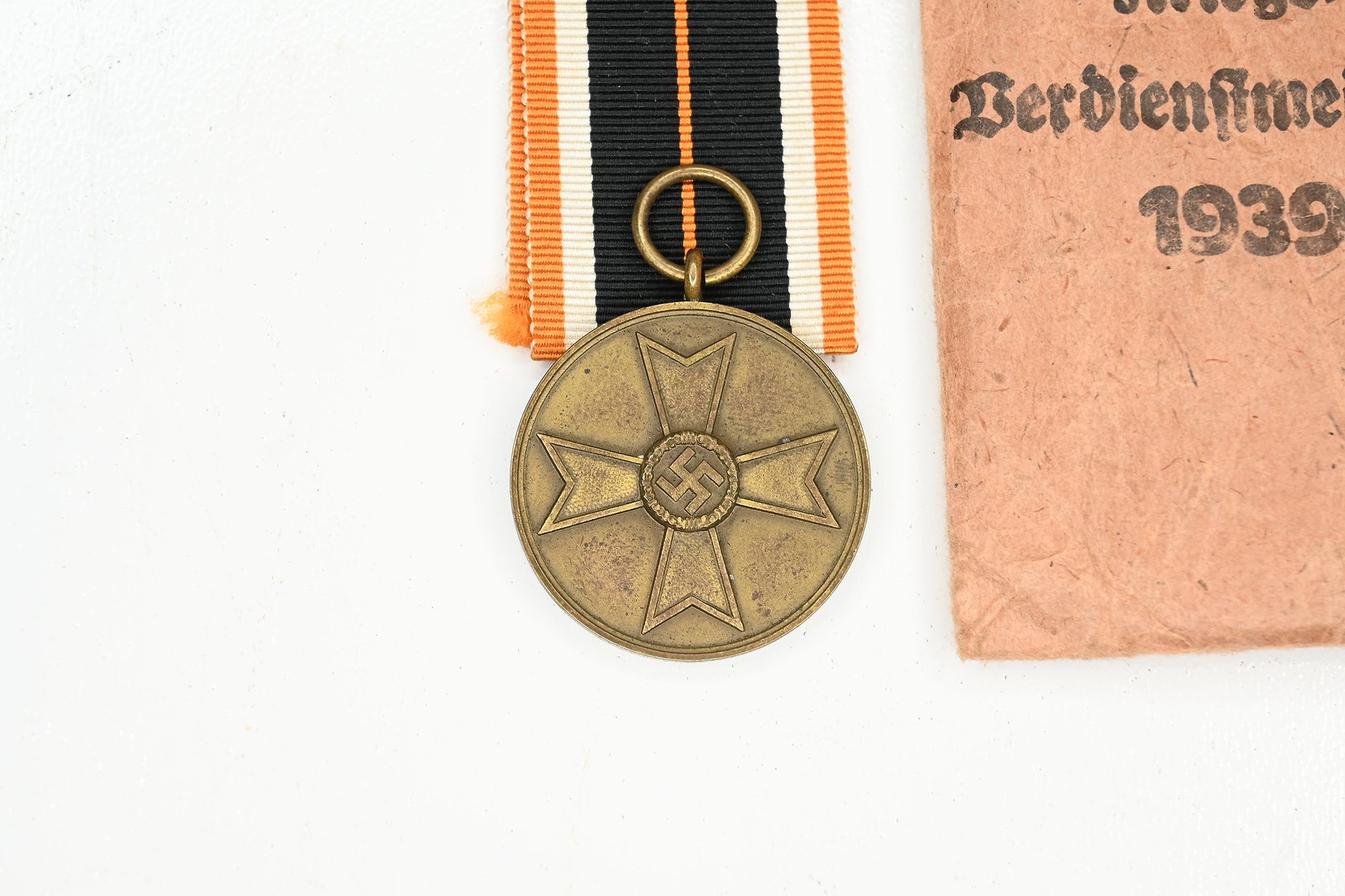 war service medal — image 3