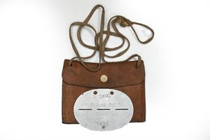 lufwaffe erkennungsmarke met leren etui