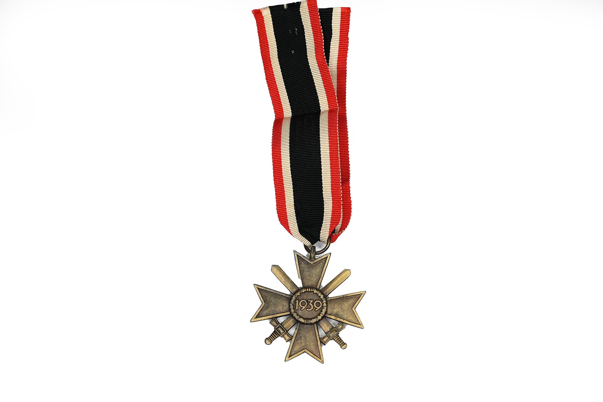 kvk medal with swords. — image 2