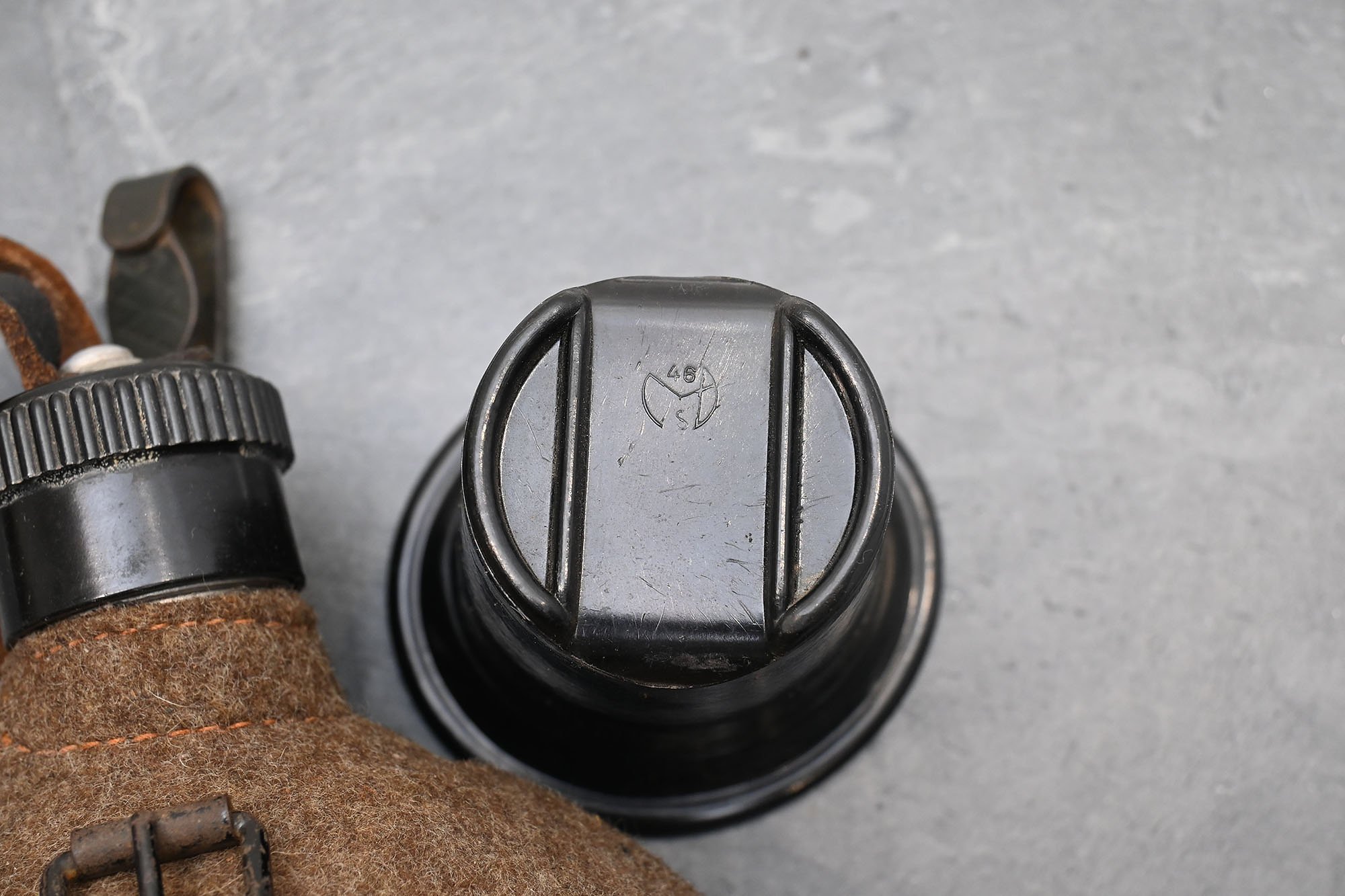 m31 canteen with bakelite cup. — image 2