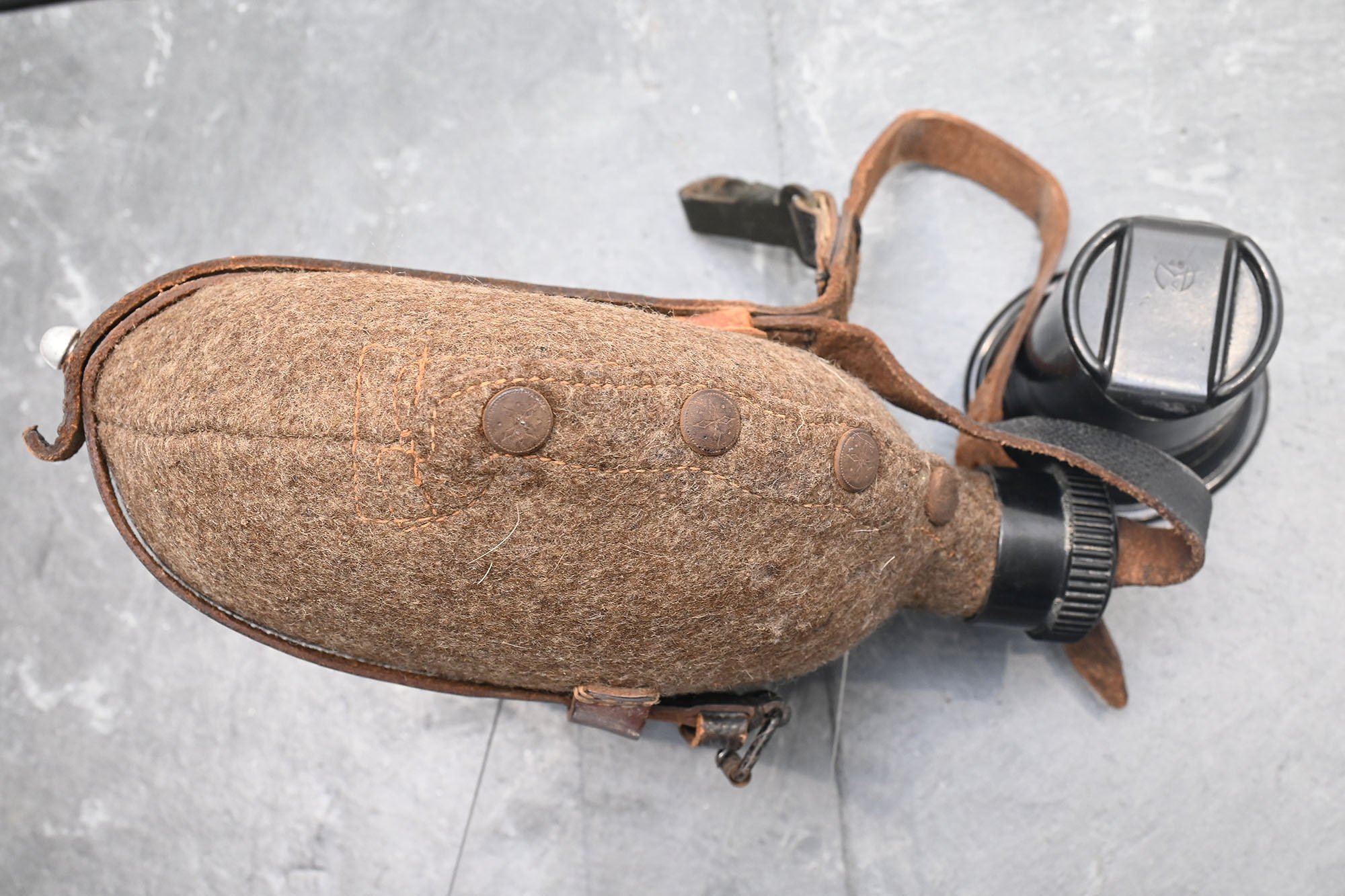 m31 canteen with bakelite cup. — image 7