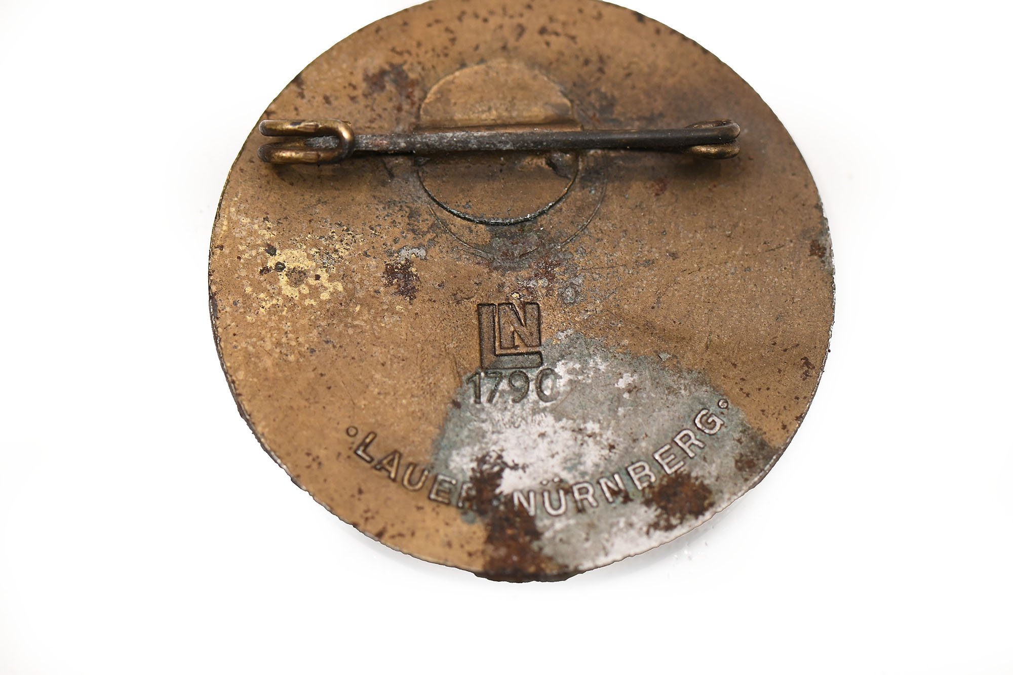 Reich Party Tag 1935 Abzeichen — image 2