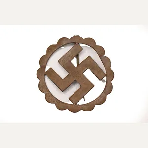 swastika tinie