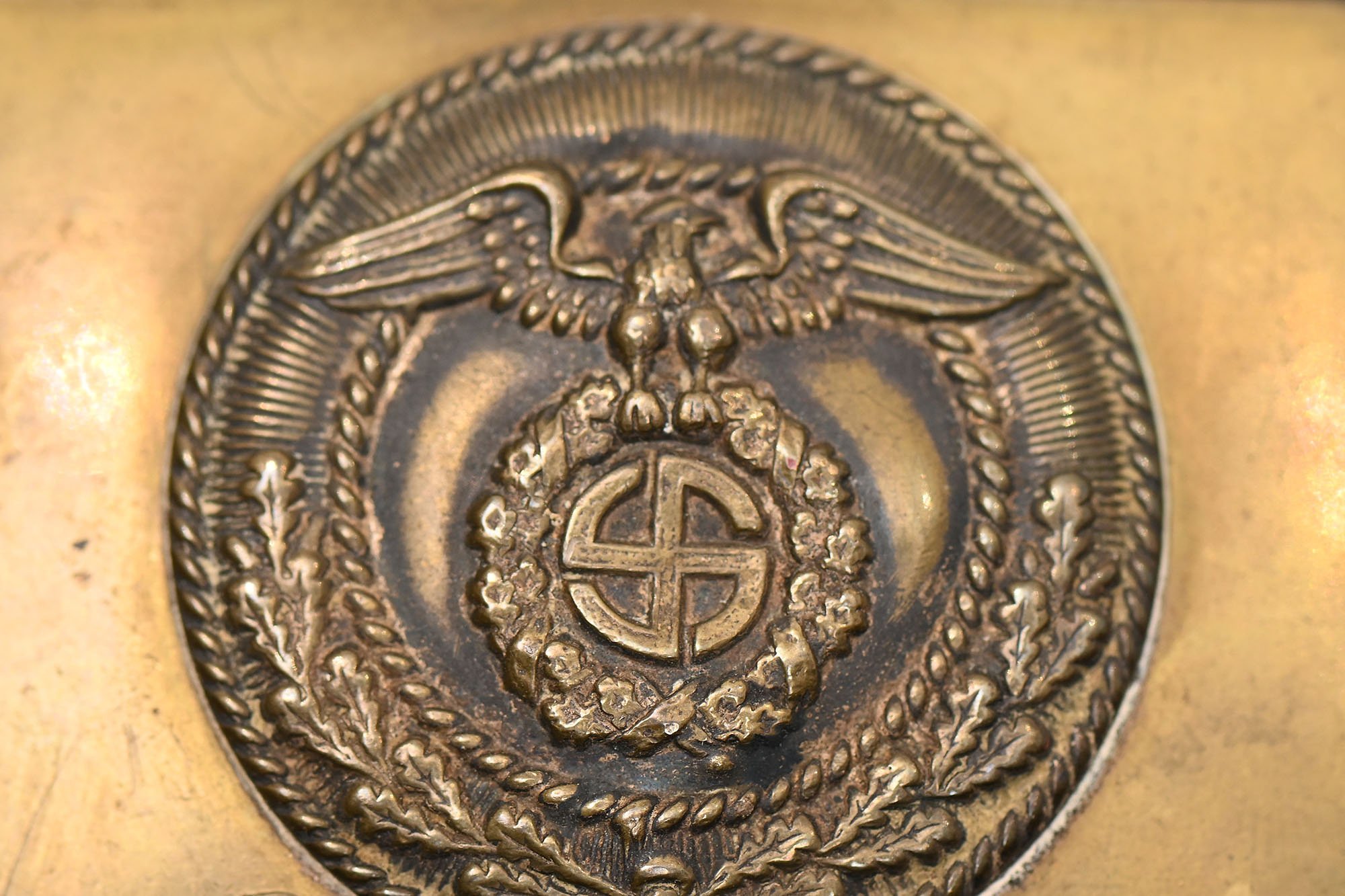 SA couple with lock. — image 5