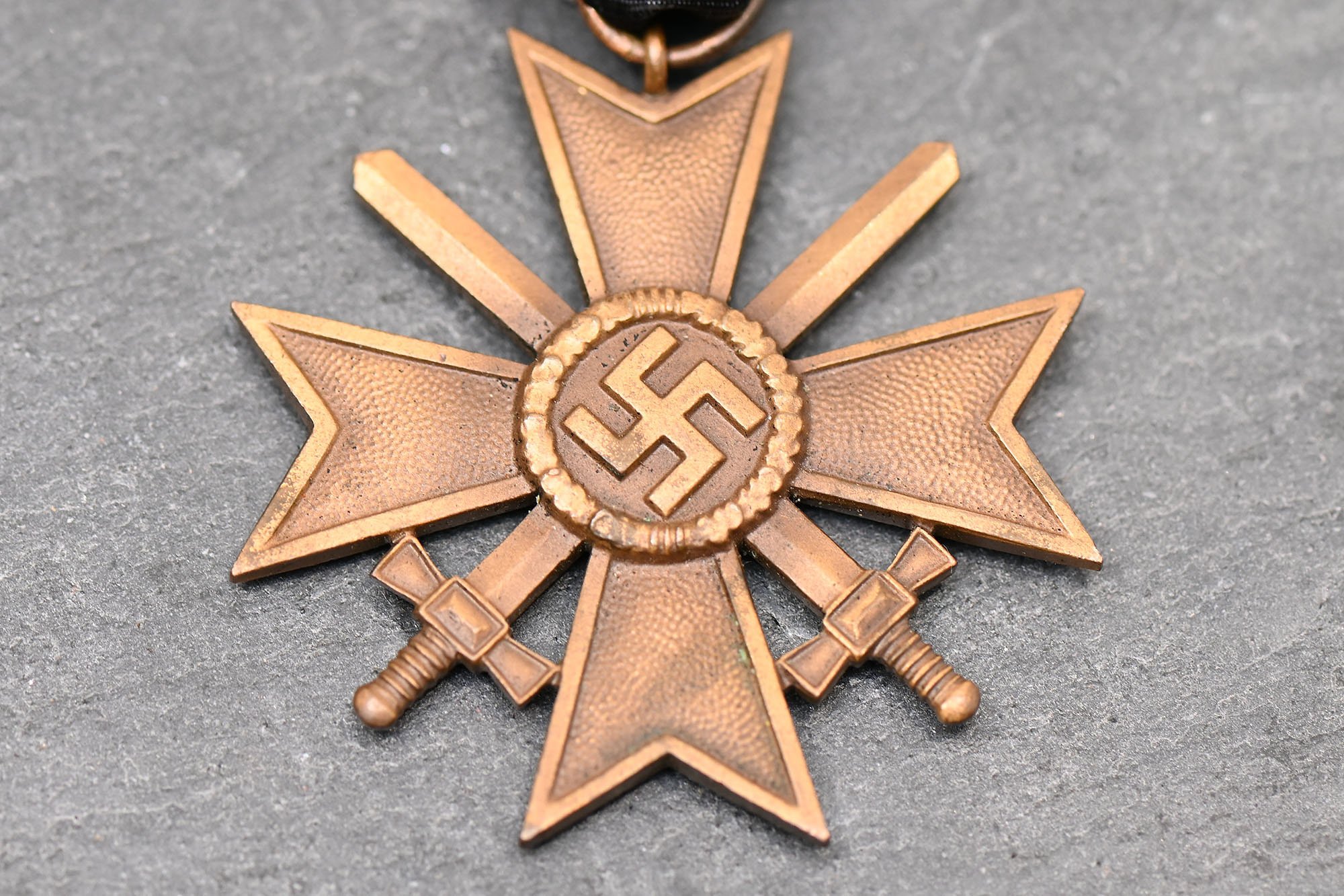 kvk with swords — image 4