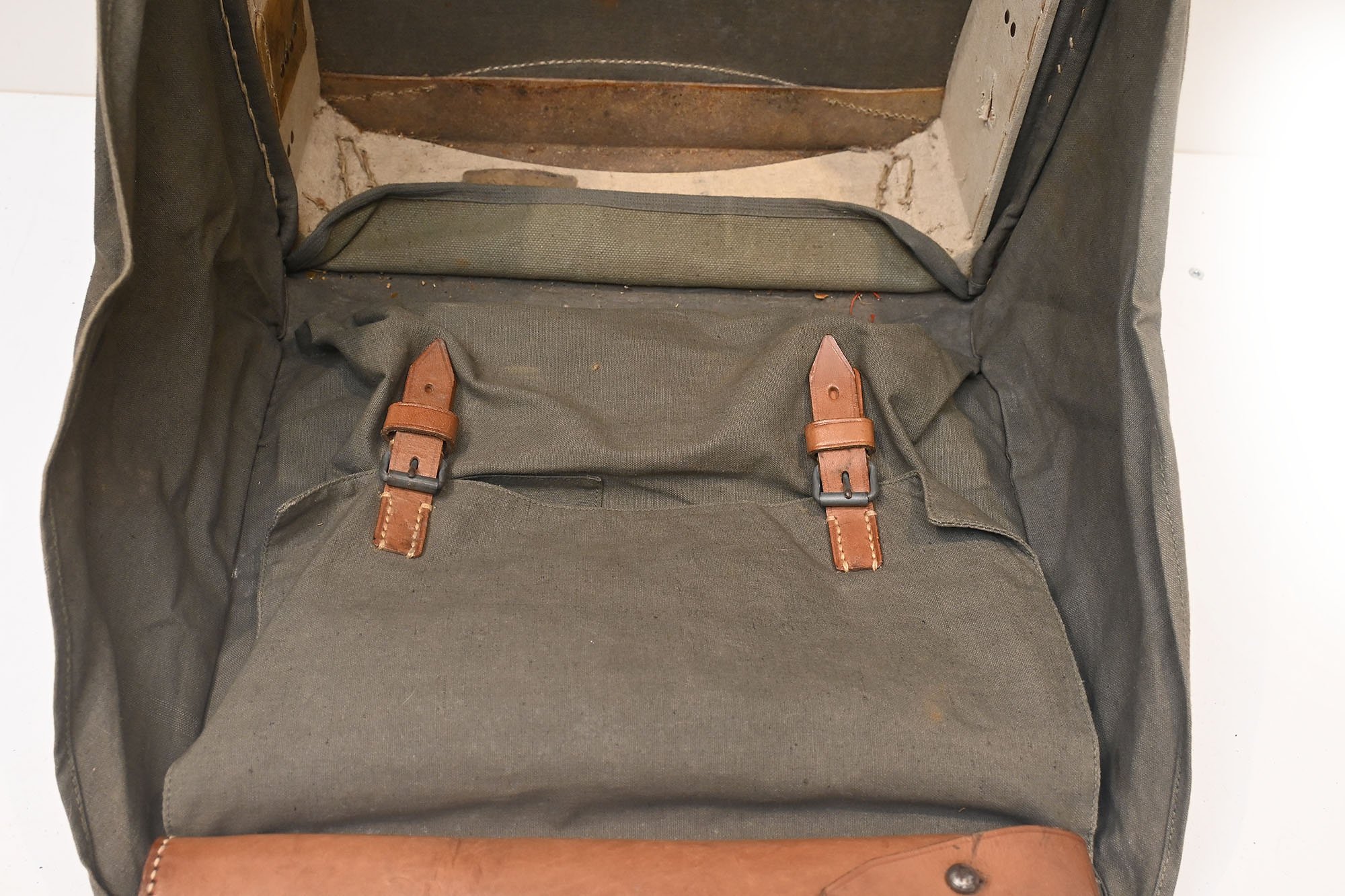 German M34 Funker Tornister — image 9