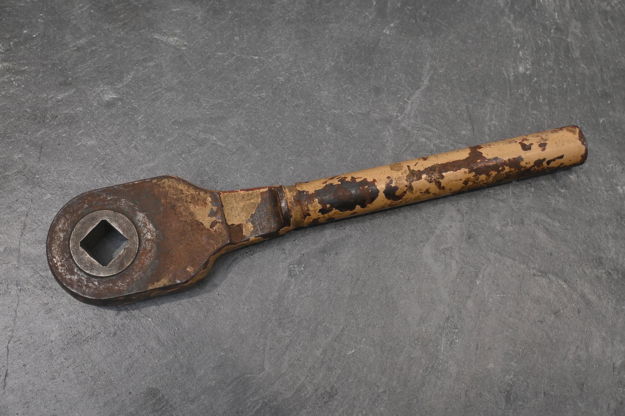 tan yellow cap key — image 4