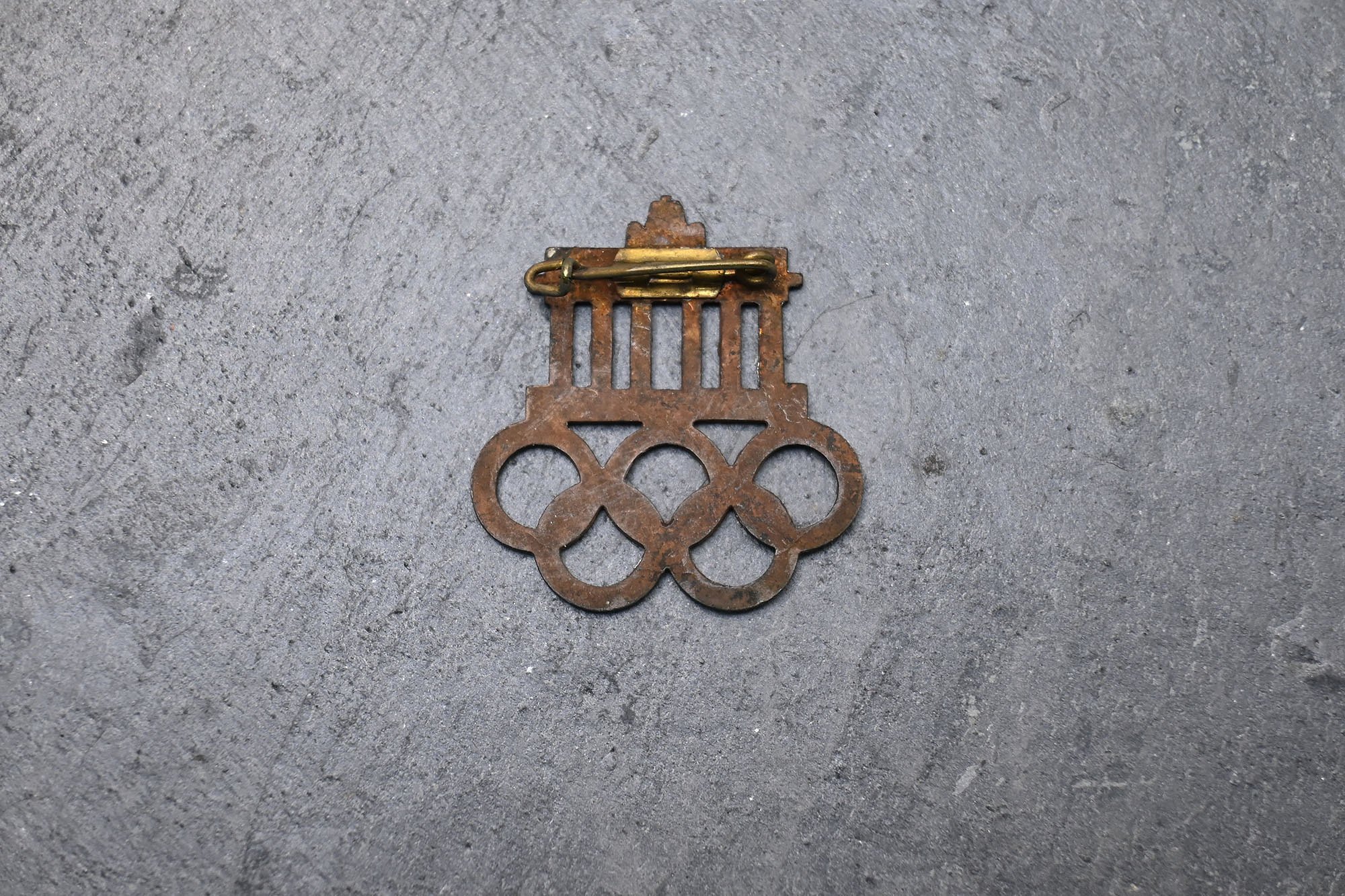 badge of the 1936 Berlin Olympiad — image 2