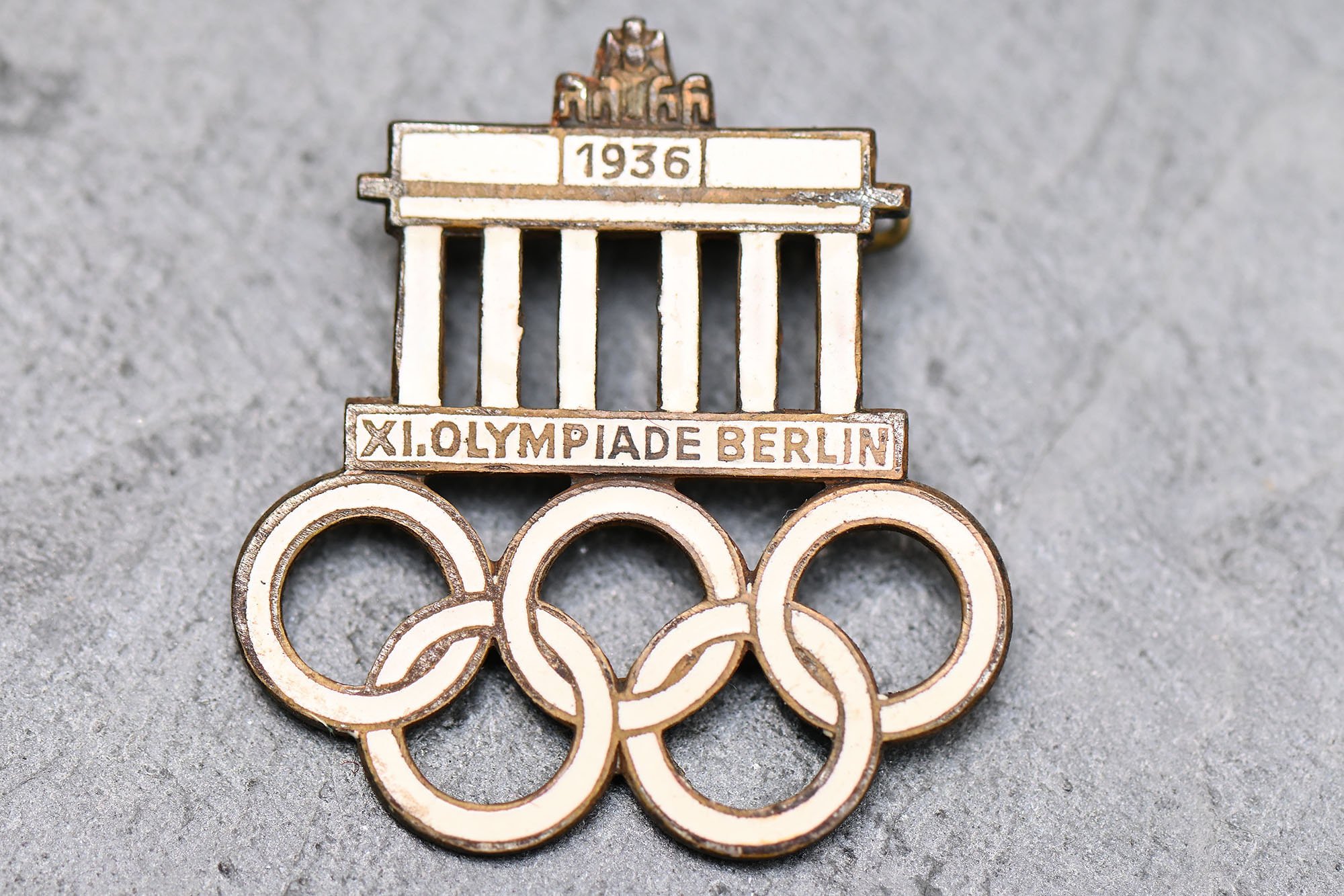 badge of the 1936 Berlin Olympiad — image 3