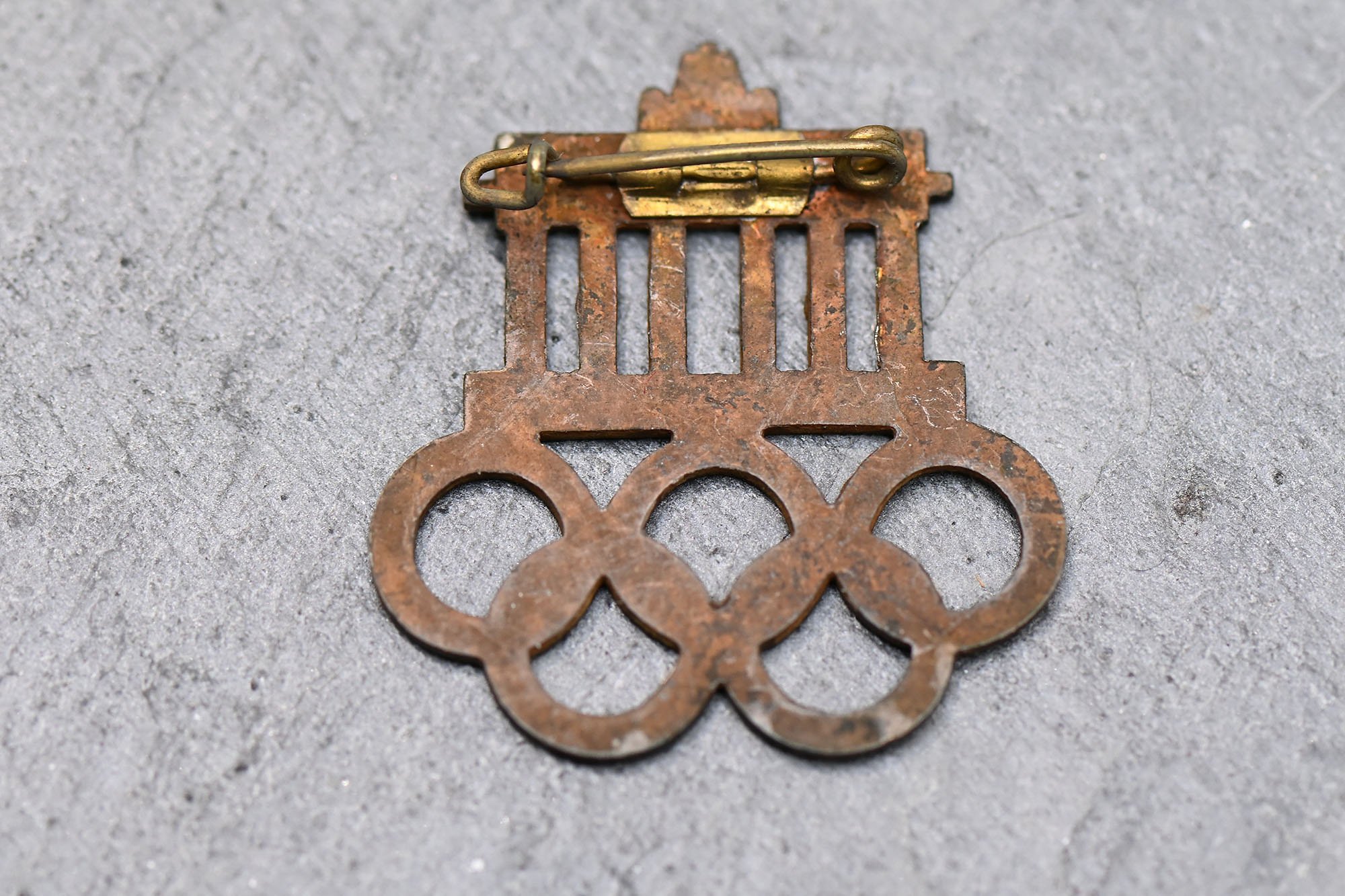 badge of the 1936 Berlin Olympiad — image 4