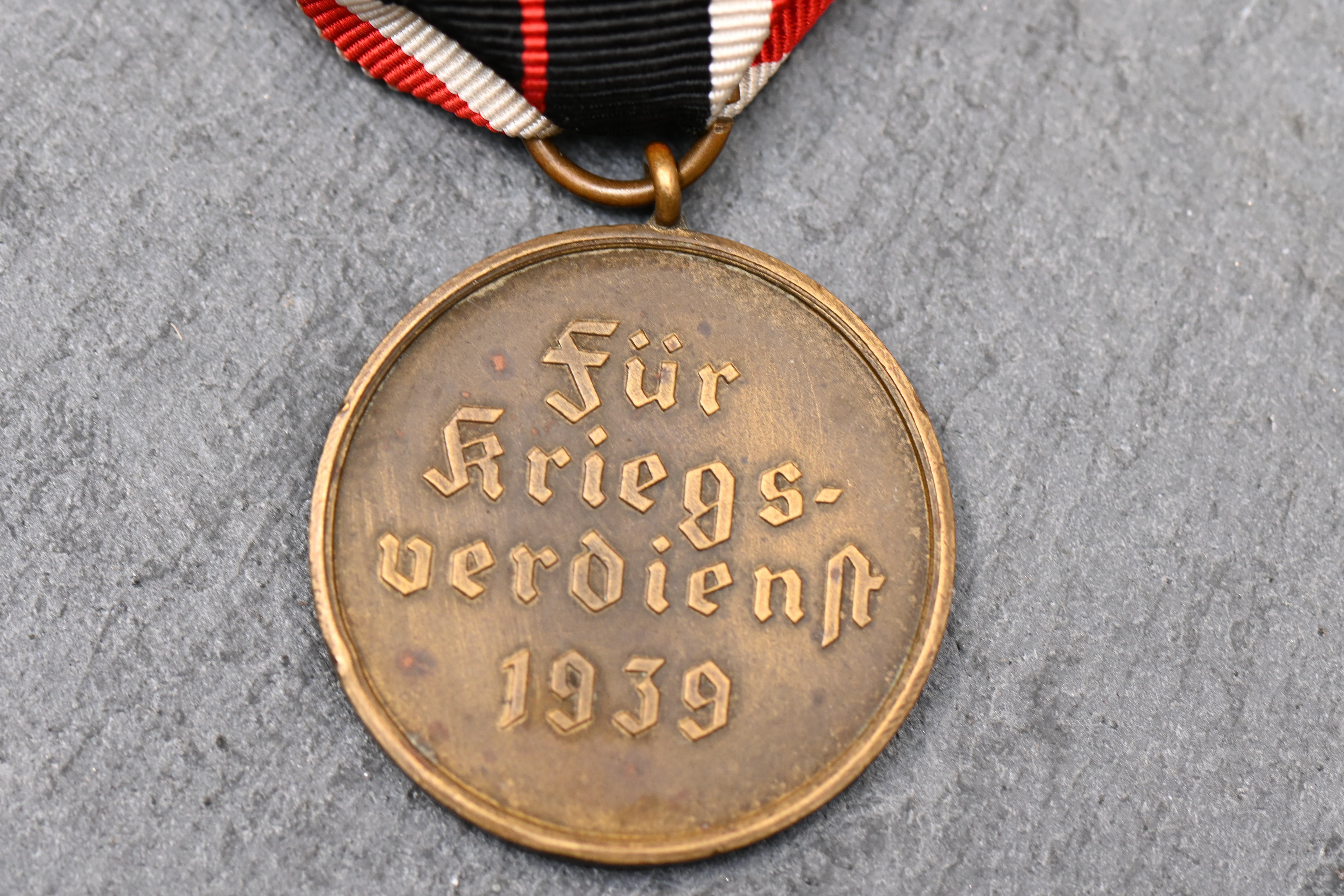 Chamber of Commerce medal — image 4