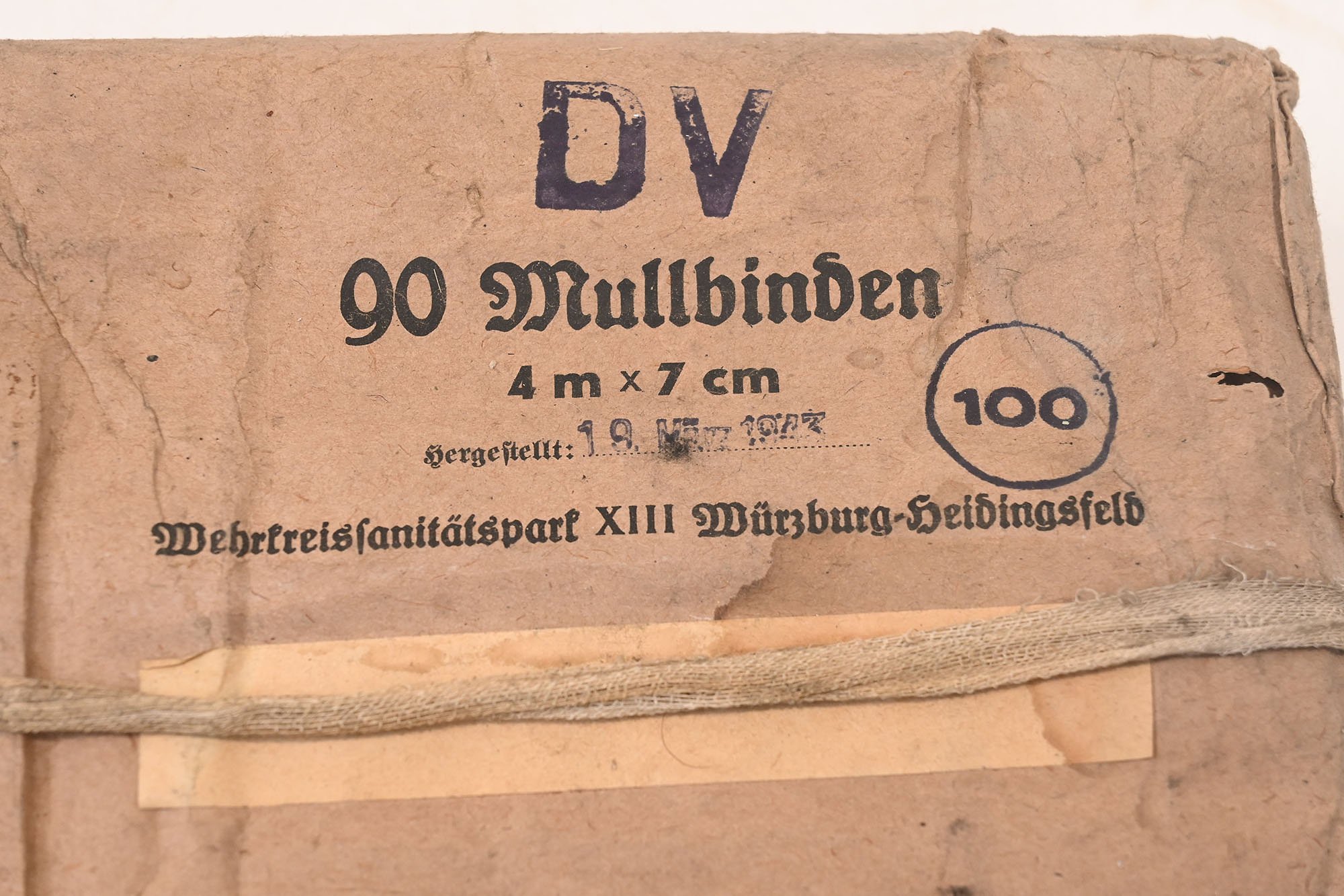 90 mulling in a pack. — image 2