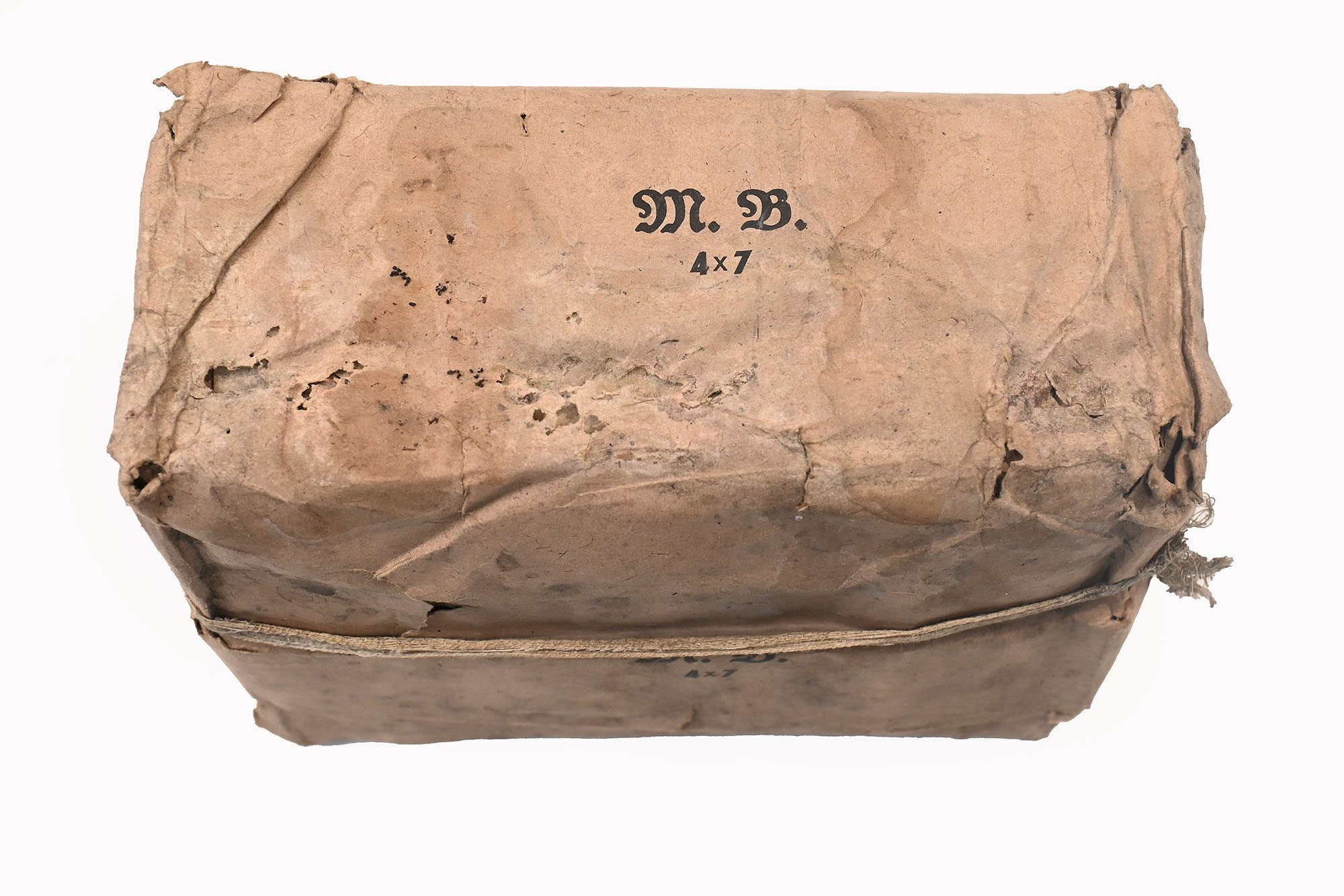 90 mulling in a pack. — image 3