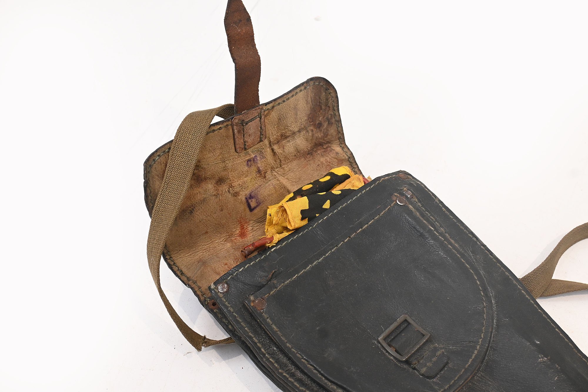 Complete Gas Warning Flag set with Pouch — image 5