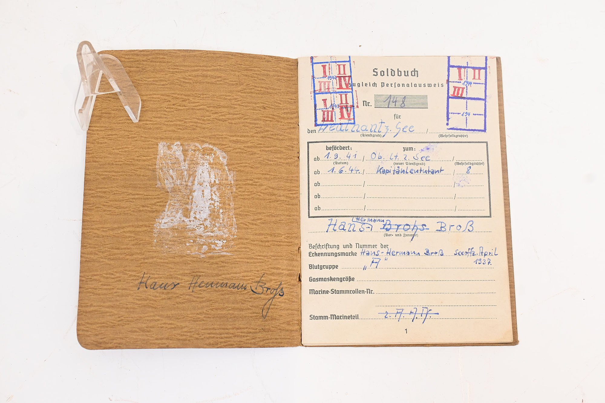 kriegsmarine soldbuch, deutsches kreuz in gold,,herman bros — image 2