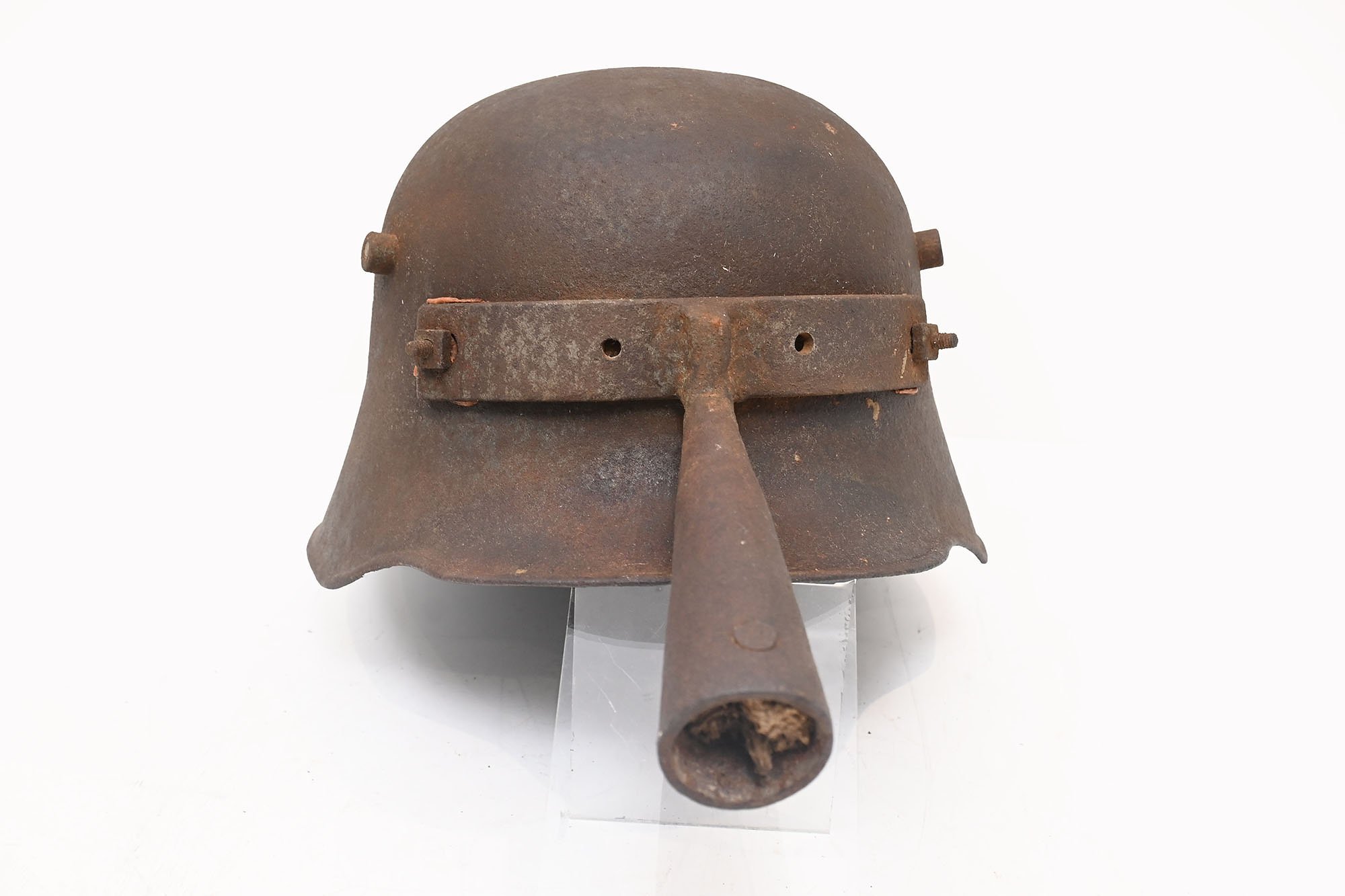 ww1 m18 helmet modified to a vulture shovel — image 2