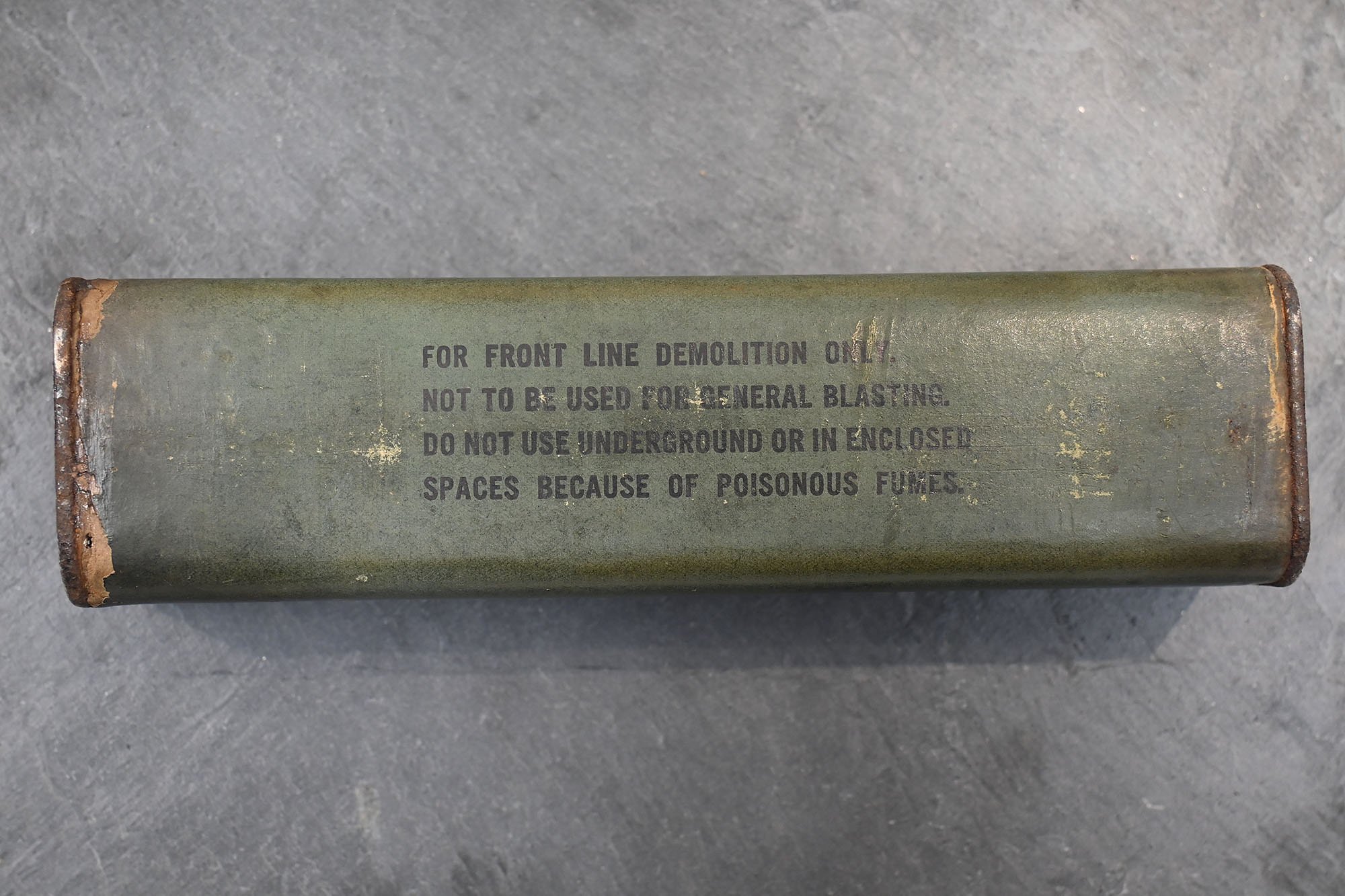 Empty US TNT 1 Pound High Explosive Charge — image 2