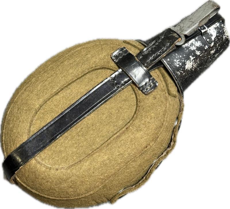 German WW2 Water Bottle, Larger Type — image 2