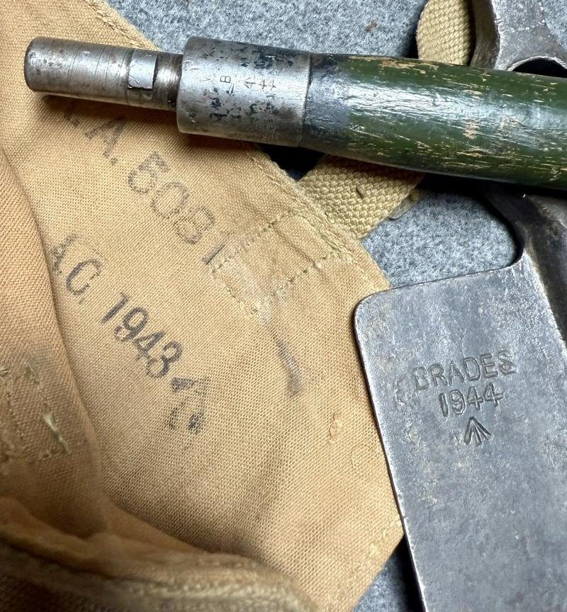 British Entrenching Tool Set — image 2