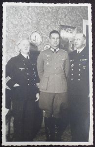 Photo DKiG recipient officer.