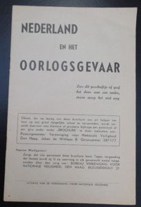 Dutch booklet concerning ' threat of war'