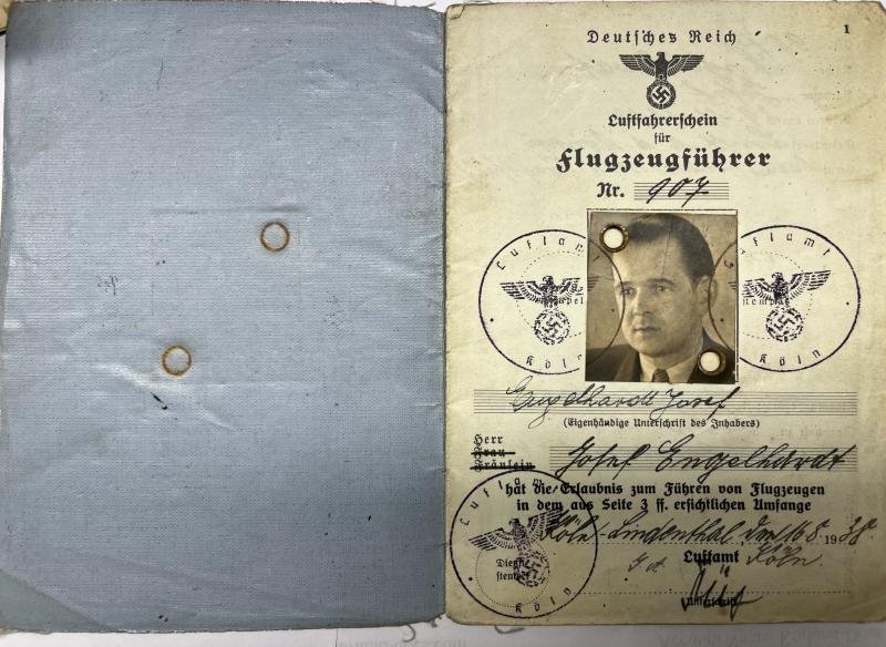 Soldbuch/citation grouping - Luftwaffe - 'Flugzeug Überführungsgeschwader 1' - Engelhardt — image 7