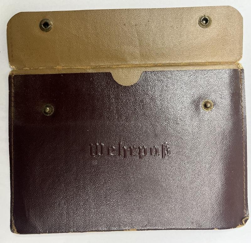 Protective holder 'Wehrpass' — image 2