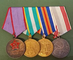 SOVIET UNION (U.S.S.R) :MEDAL GROUP OF FOUR