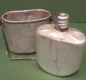 SOVIET AIRBORNE 'AFGHANISTAN' KETTLE & FLASK