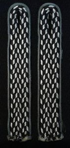 German: Shoulder Boards