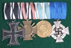 GERMAN WW1 IRON CROSS GROUP OF FOUR