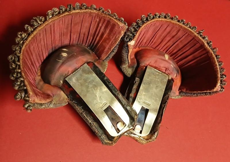 A PAIR OF 'ENGLISH' LORD- LIEUTENANT'S EPAULETT'S — image 2
