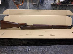 LEE ENFIELD NO4 MK1 WOOD SET. FOREND IS NEW PRODUCTION. …