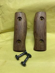 LEE ENFIELD SMLE WW1&2 P1907 WOOD GRIPS AND SCREWS