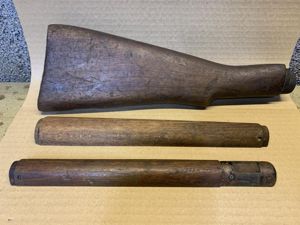 LEE ENFIELD No4 BUTT AND HANDGUARDS + OIL BOTTLE
