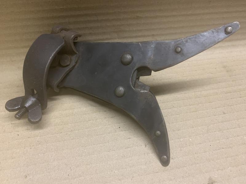 LEE ENFIELD SMLE WIRE CUTTERS DATED 1917 — image 3