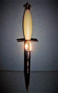 1976 COMMEMORATIVE V42 BY JONATHAN CROOKES & SON