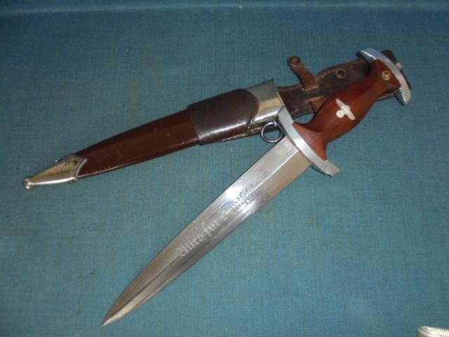 Very Rare SA Dagger with Feldhernhalle Hanger S/n 03013 — image 3