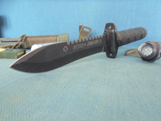 Two Aitor Jungle Knives S/n 03039 — image 7