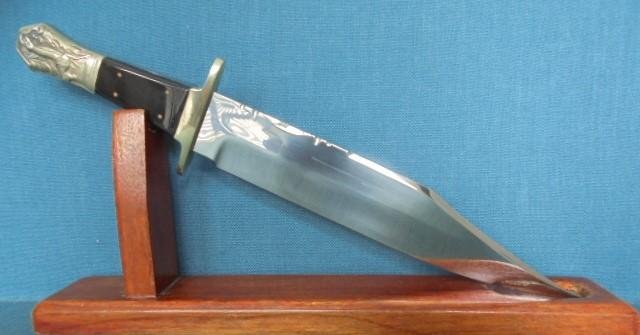 Large J.E.Middleton Bowie Knife S/n 03067 — image 2