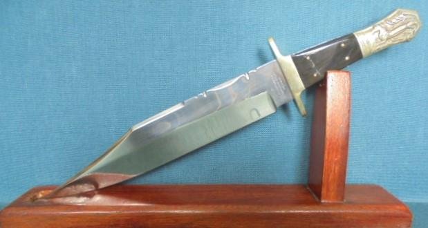 Large J.E.Middleton Bowie Knife S/n 03067 — image 3